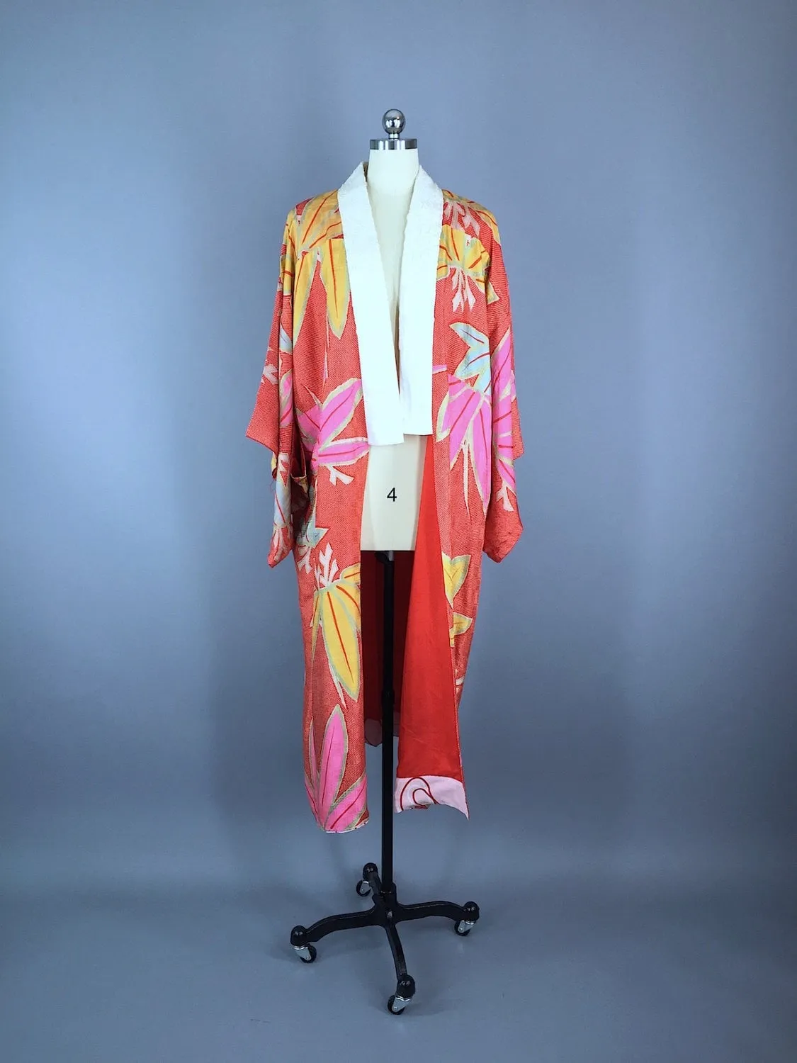 1940s Vintage Silk Kimono Robe / Red Pink Floral Print