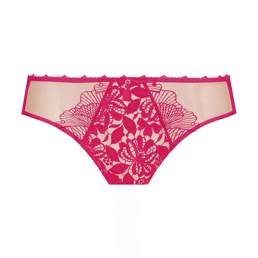 Agathe Camelia Brief