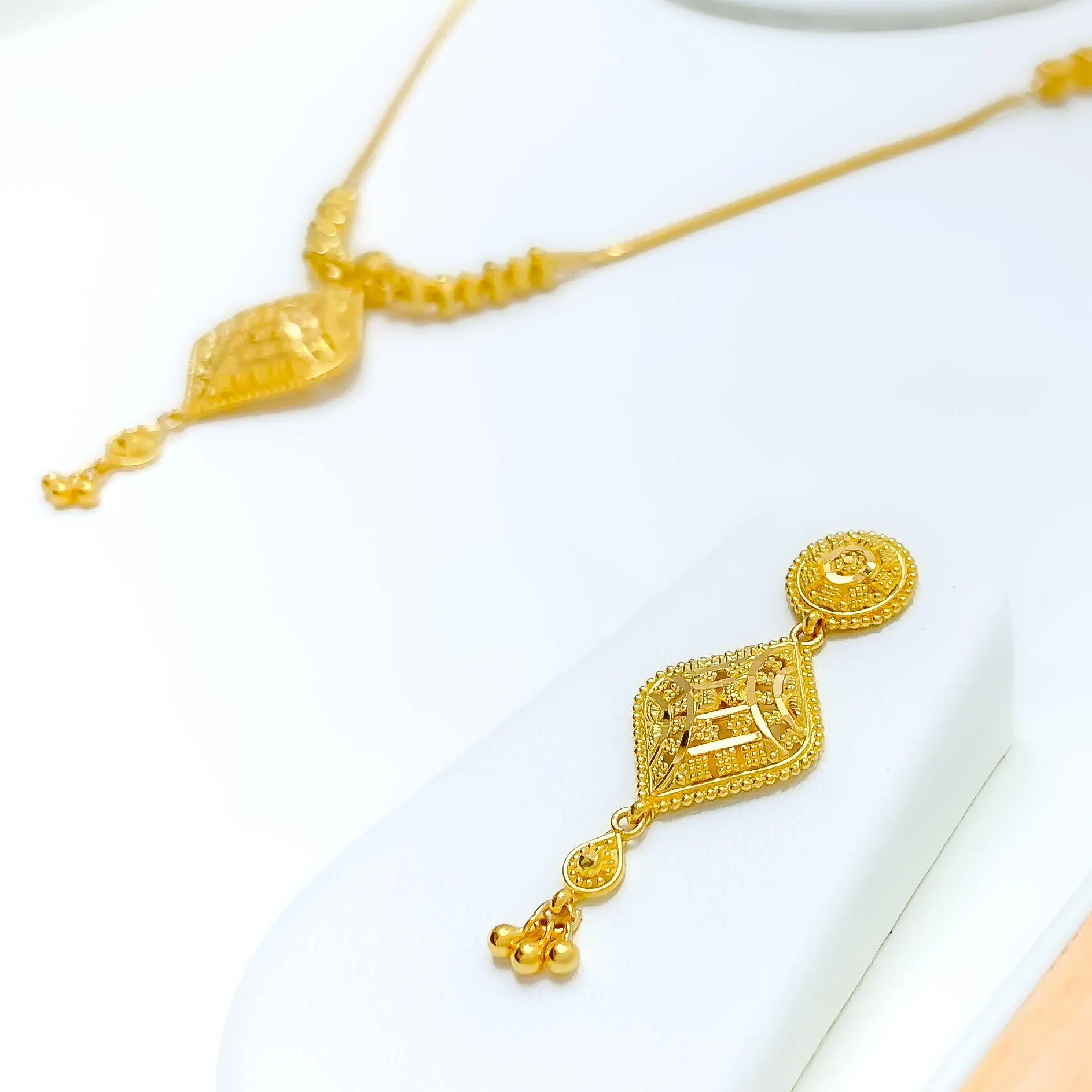 Beautiful Detailed Multi-Bead Necklace Set