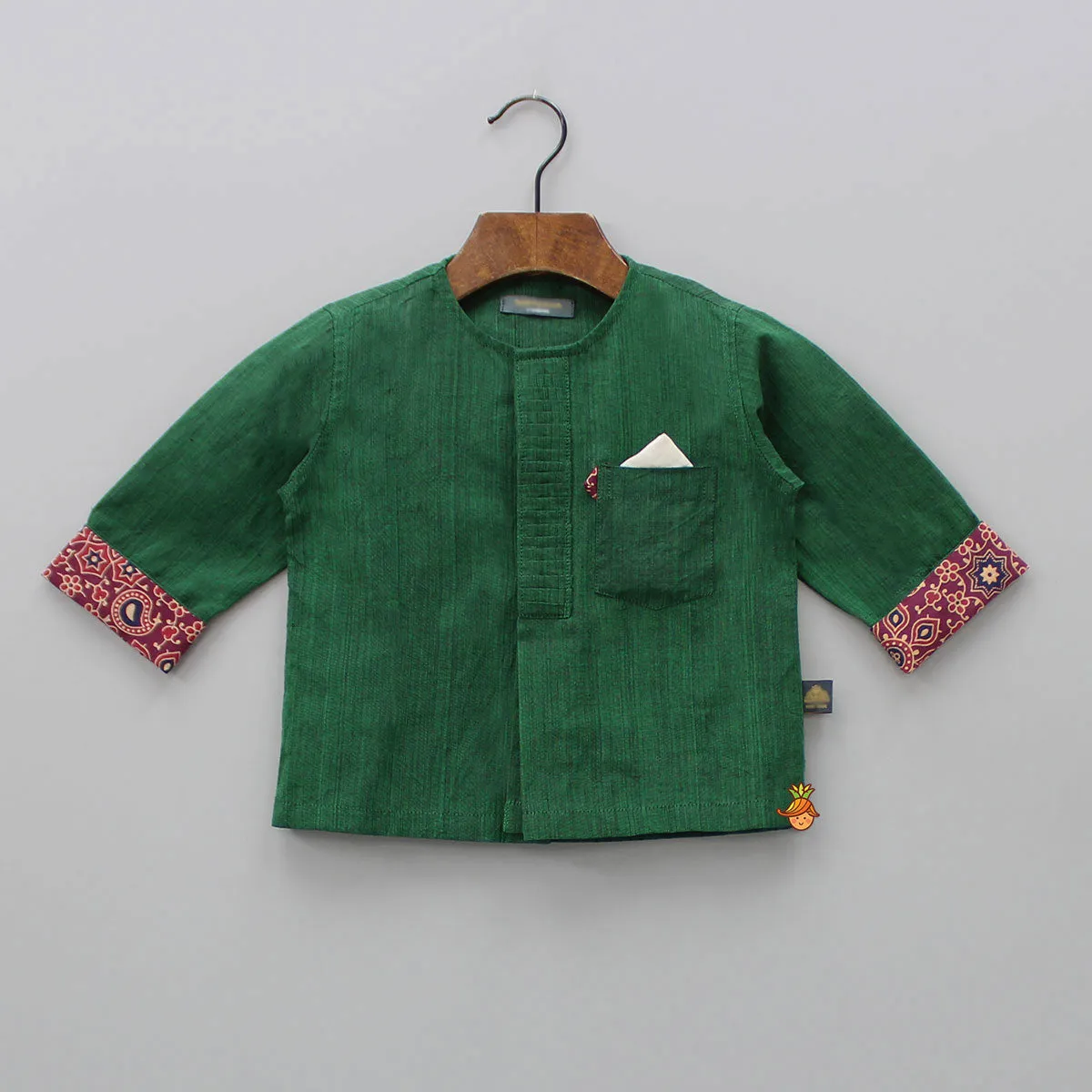 Contrasting Pocket Square Detail Green Short Kurta And Pyjama